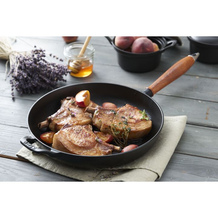 Pans, 28 cm Cast iron Frying pan with wooden handle black, large 3