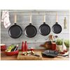 Pans, Bakpan met houten handvat 24 cm, Zwart, small 3