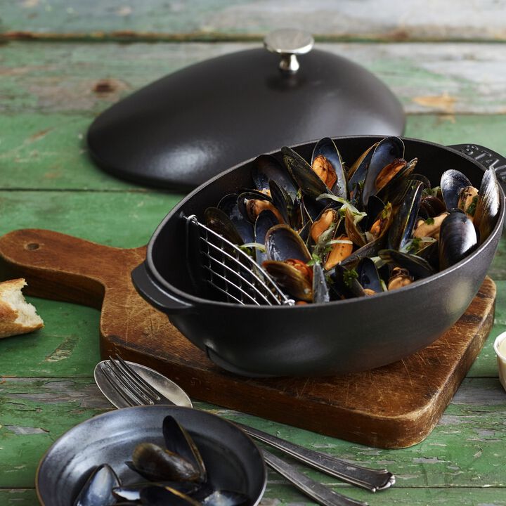 Cast Iron, 2 qt, Cast Iron, Mussel Pot, Matte Black, large 3