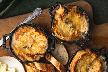 Soupe &agrave; l&rsquo;oignon (French Onion Soup)