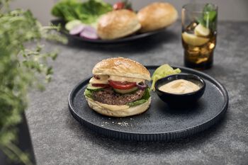 Burger Buns & BBQ Aioli