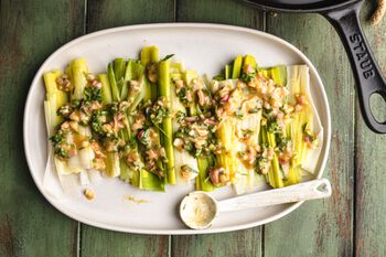Poireaux en Vinaigrette (Poached Leeks with Tarragon Vinaigrette)